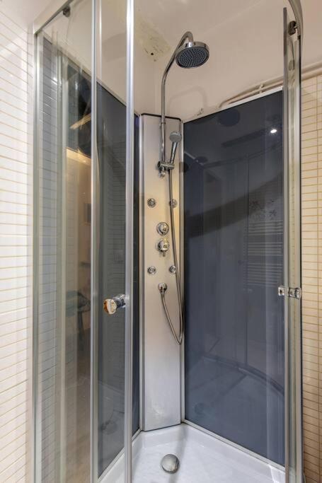 Near The Louvre, Amazing Location On The Most Prestigious Street Apartment