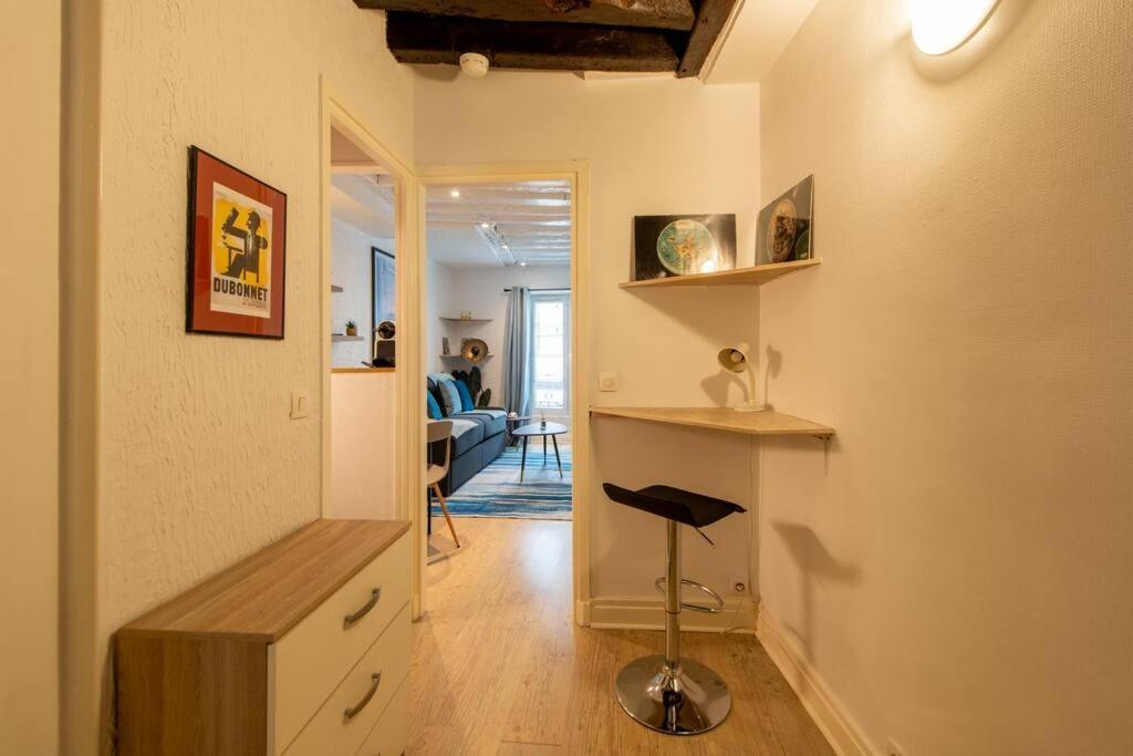 Near The Louvre, Amazing Location On The Most Prestigious Street Apartment Paris