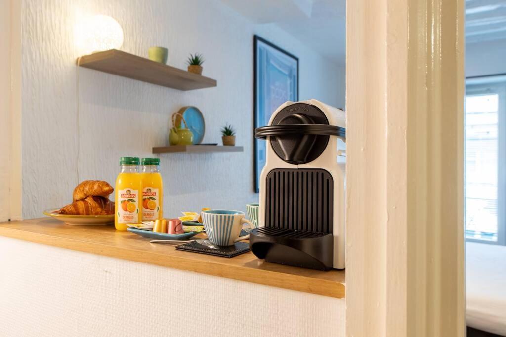 Apartment Near The Louvre, Amazing Location On The Most Prestigious Street *