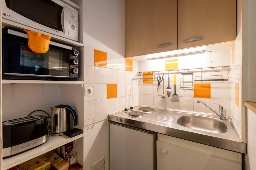 Apartment Near The Louvre, Amazing Location On The Most Prestigious Street Paris