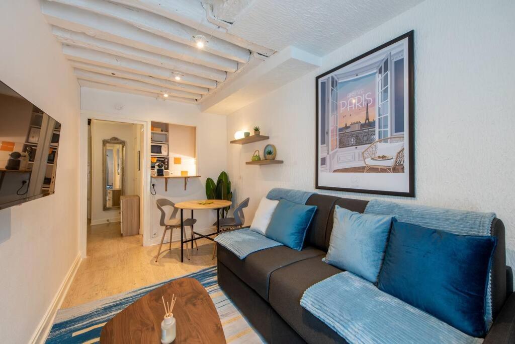 Near The Louvre, Amazing Location On The Most Prestigious Street * Paris