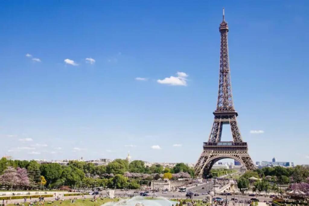 Near The Louvre, Amazing Location On The Most Prestigious Street Apartment *