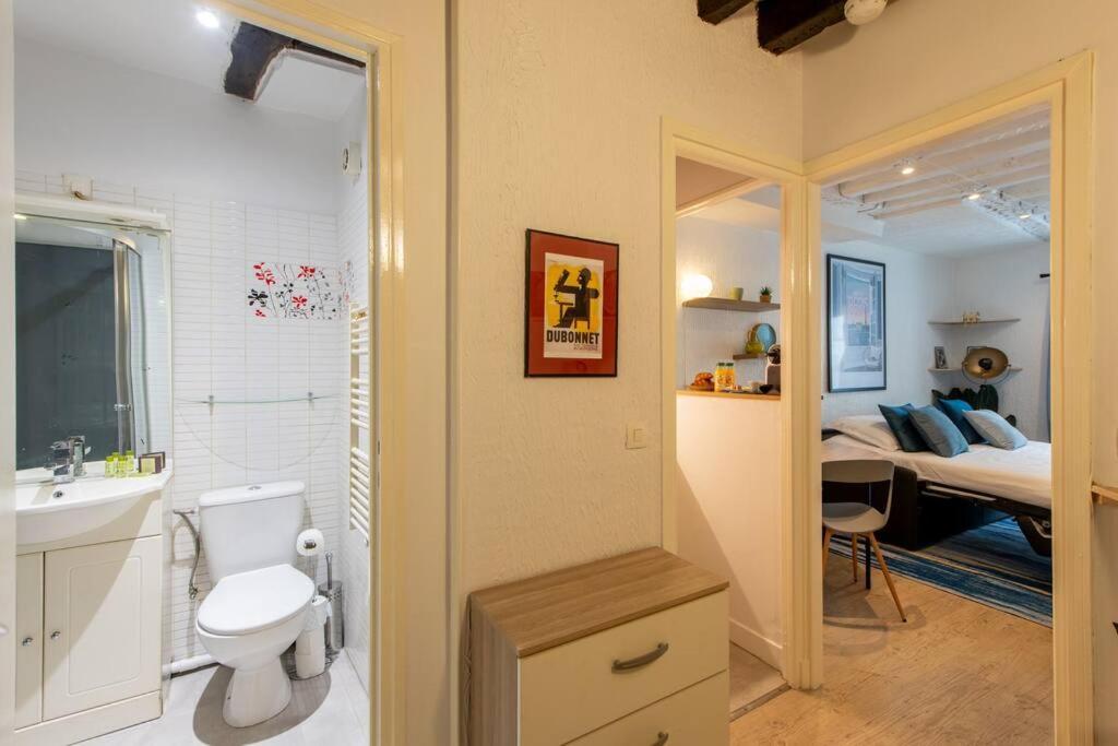 Near The Louvre, Amazing Location On The Most Prestigious Street * Paris