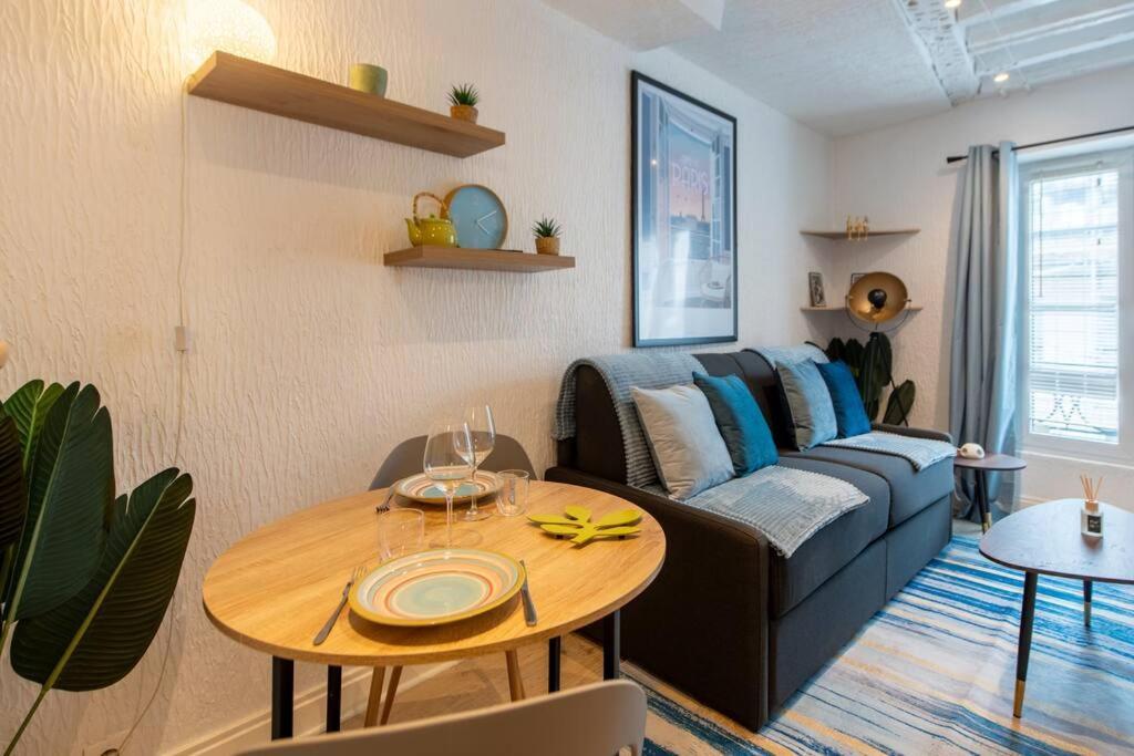 Near The Louvre, Amazing Location On The Most Prestigious Street Apartment Paris